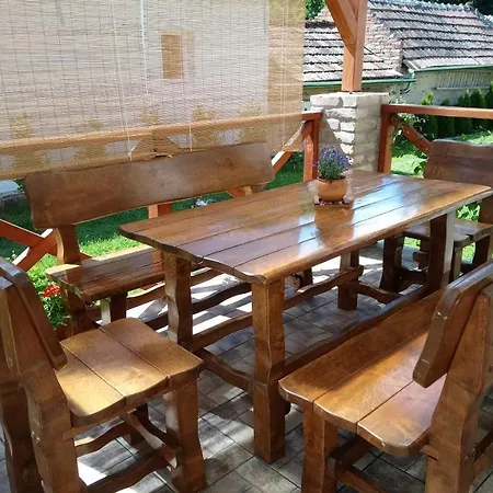 Oeregporta Vendeghaz Bazsi