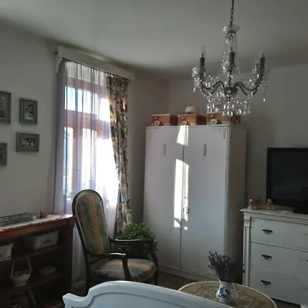 Oeregporta Vendeghaz Bazsi