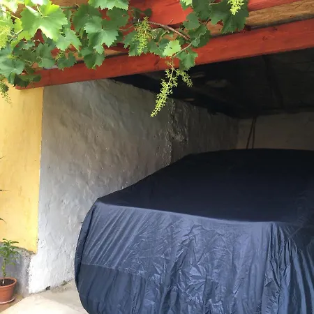 Oeregporta Vendeghaz 公寓 *