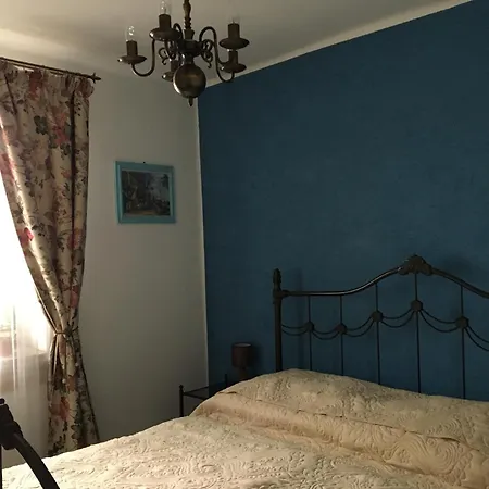 Oeregporta Vendeghaz * Bazsi