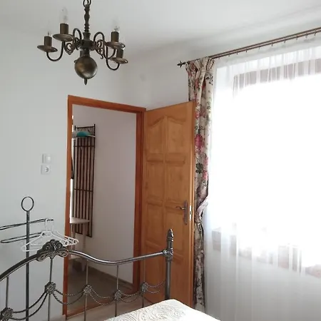 Oeregporta Vendeghaz Bazsi