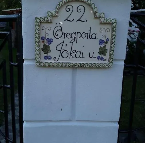 Oeregporta Vendeghaz Daire *