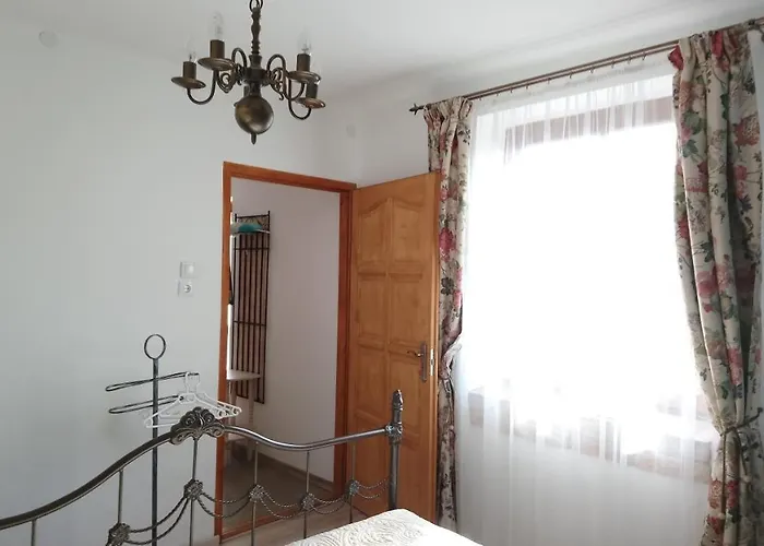 Oeregporta Vendeghaz Bazsi